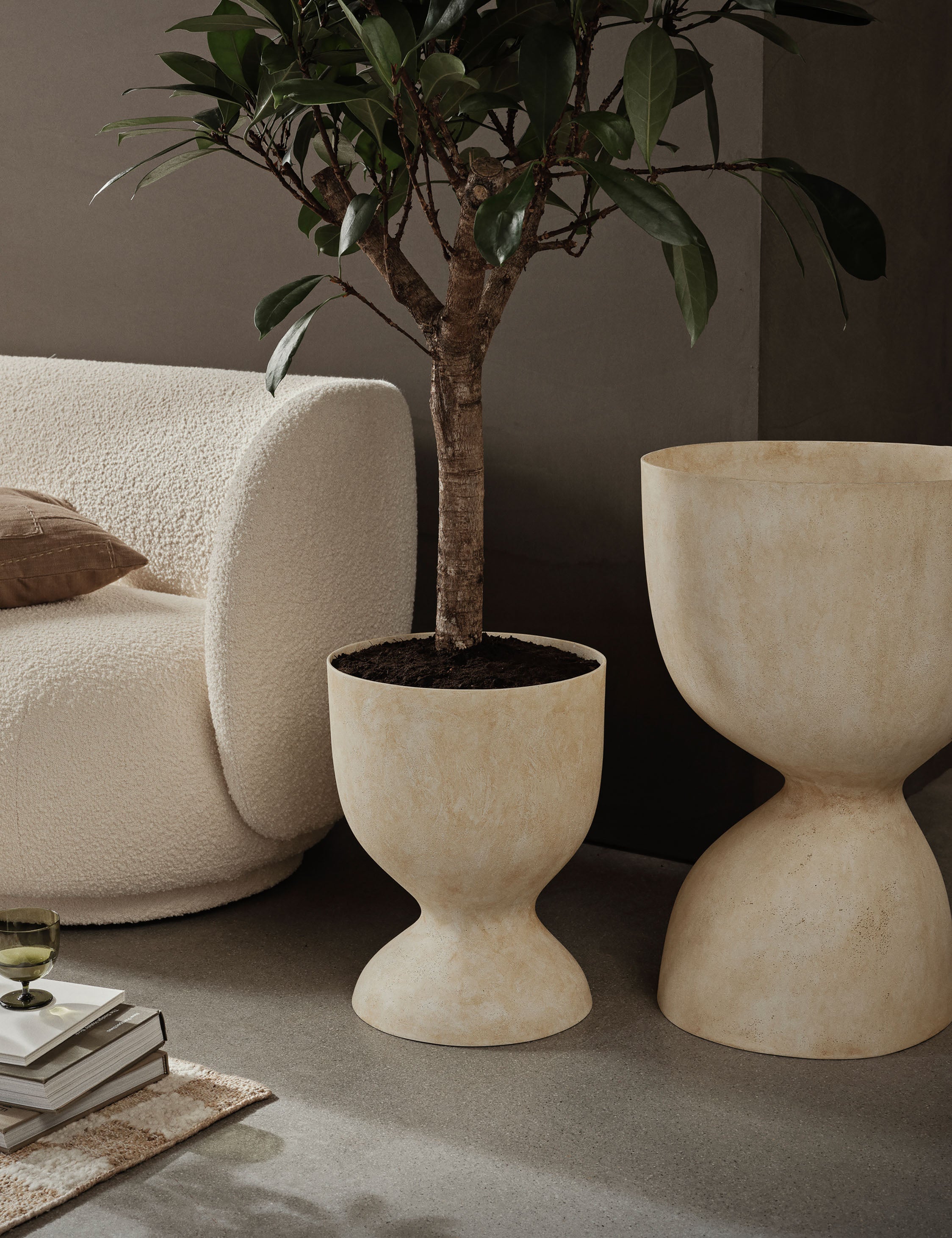Sculptural Evoke Pot - Low - Image 5